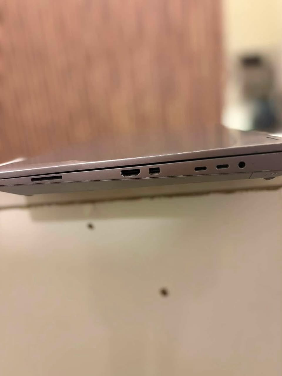 السلام عليكم، متوفر للبيع لابتوب من الفئة الاحترافية العليا HP ZBook Fury 15.6 inchG8، الجهاز غني عن
التعريف، مخصص للمهندسين، المصممين، والمبرمجين،
ويتحمل أعلى درجات ضغط العمل المكتبي والغرافيكس.
_ المواصفات الفنية للجهاز المعالج: Intel Core
الجيل الحادي عشر القوي جداً ب 3104201 16)
لأداء خارق الرام: 16 جيجابايت (RAM 16GB) تضمن لك سلاسة تامة في التنقل بين البرامج الثقيلة. الشاشة: 15.6 بوصة. نظام التشغيل: Windows 11 Pro الأصلي مفعل ومحدث بالكامل. *#
مميزات إضافية: الجهاز من سلسلة
المعروفة بالتبريد الاحترافي وقوة التحمل العالي اسعر المطلوب 750الف وبي مجال قليل


**إذا كنت صاحب هذا الإعلان وتريد حذفه لأي سبب، رجاءا أرسل رسالة إلى الدعم الفني**