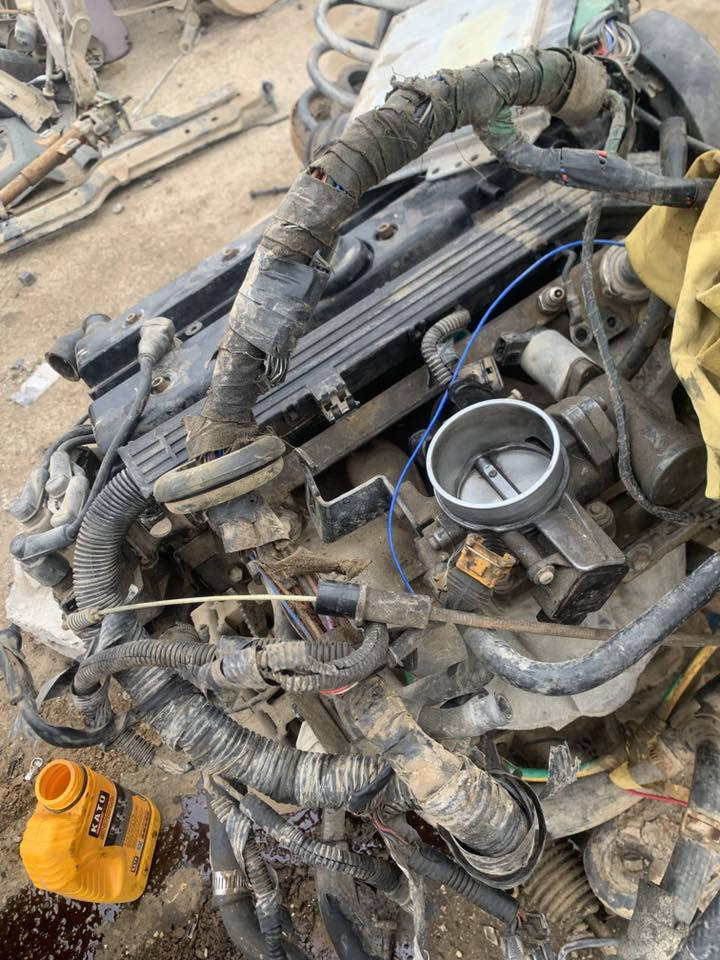 غراض برنس فراشة.   غراض نضيفة. مكاني ديالى بعقوبة قرب جامعة ديالى ***********  يوجد توصيل 
محرك كدامك كلش نضيف. مفتوح قبل 
كير نضيف كلش ما مفتوح قبل. 
عندك دشبول كلة ب ١٥٠
