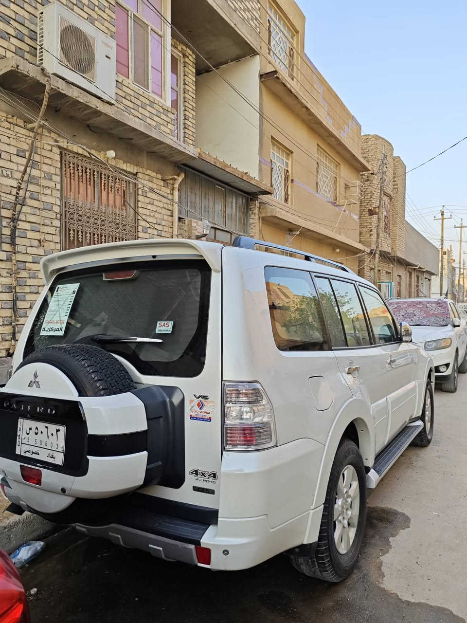 باجيرو جديدة مديل 2014
بارد حك شبر في الباب الخلفي
وشبر صبغ في خشم البنيد
وجاهزه من كل شي ماشيه 90الف العنوان النجف الاشرف

***********
