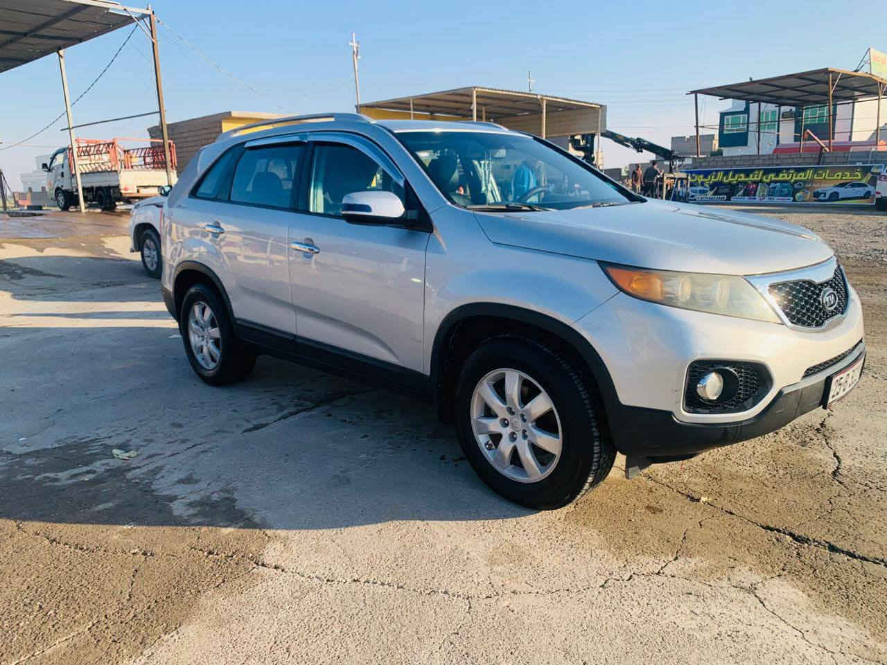 السلام عليكم سورنتو موديل 2011 للبيع محرك 4 سلندر 2400 كير محرك صدر تواير كلها شرط السياره بيها طخه خفيفه بالجاملغ الخلفي ومصبوغ وجاملغ امامي مبدل بدون دواخل شرط سنويه ل26 شرط التحويل رقم كركوك دولي صاحبها يمي  بيها كابون بنزين السعر128 وبي مجال للأتصال *********** /***********البيع فقط نقد
