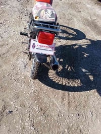 دراجه للبيع كلك السعر ب300وبيها مجال بس الشراي يخابر 07834349418