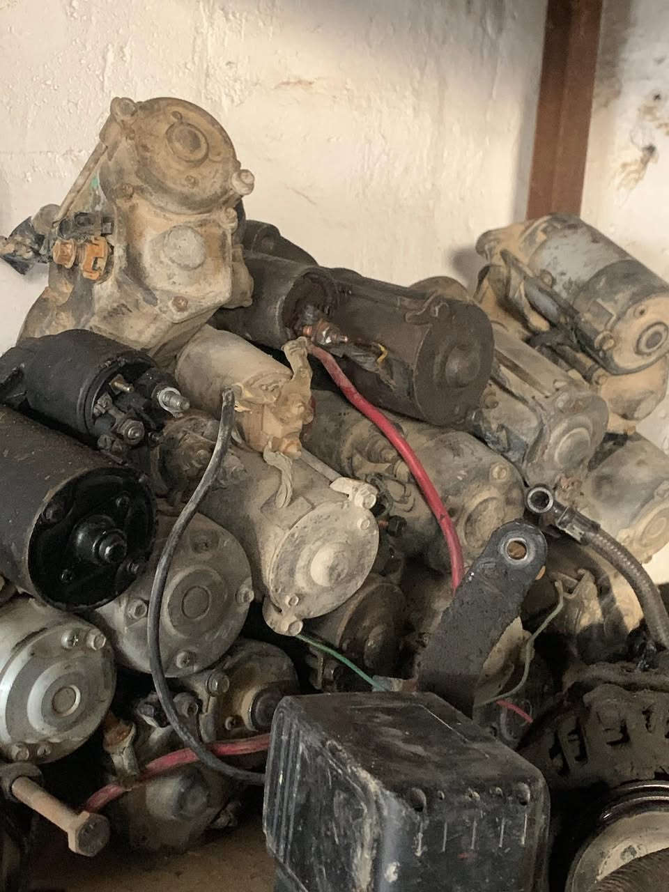 غراض برنس ***********. تفصيخ صدر امامي مع مشط شغال مكاني ديالى بعقوبة قرب جامعة ديالى  شنو تحتاج  موجود
