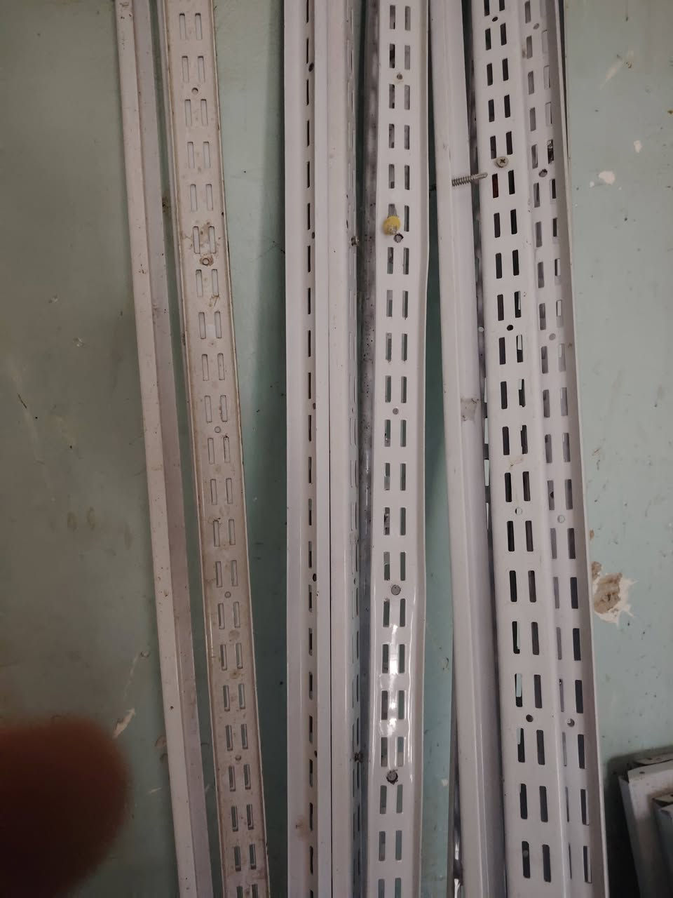 رفوف اسواق استعمال قليل 55رف رزات 12كربلاء ***********
