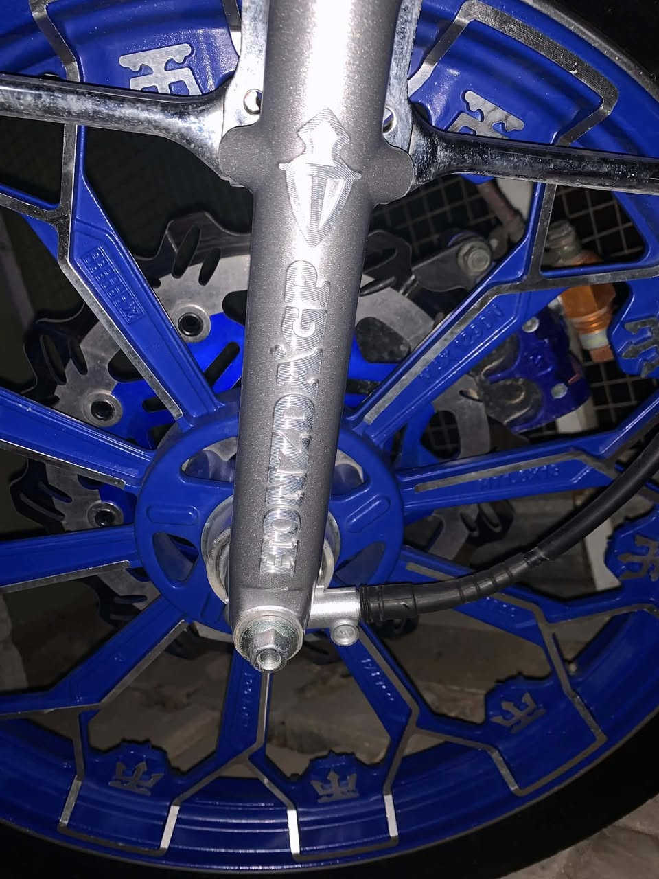 سلام عليكم للبيع دراجه نامي برو موديل 2025 لون مميز رقم كركوك مشروع وطني تحويل ثاني يوم دراجه جاهز من كلشي صندوق ستاند موبايل نقطه شاحنه موبايل زنون اضافي ٣ عدسات درع سعر مليون 850 وا بي مجال للاستفسار ***********
