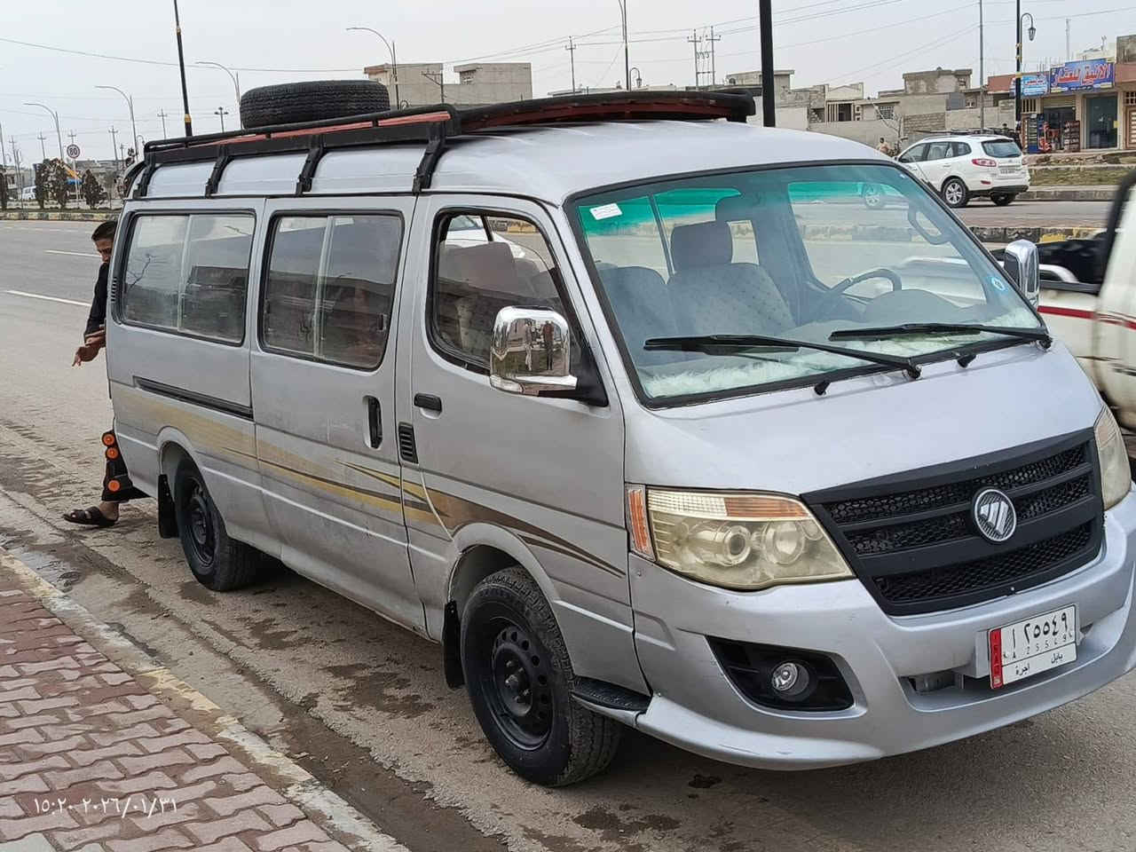 فتون 2011 بسمنه سياره جاهزه مصبوغه عام شرط تحويل طخم تاير جديد باتري جديد كير محرك اكسل كله بل شرط مكان السياره بل موصل سعر 60وبيه مجال شي قليل رقم بي واتساب ***********
