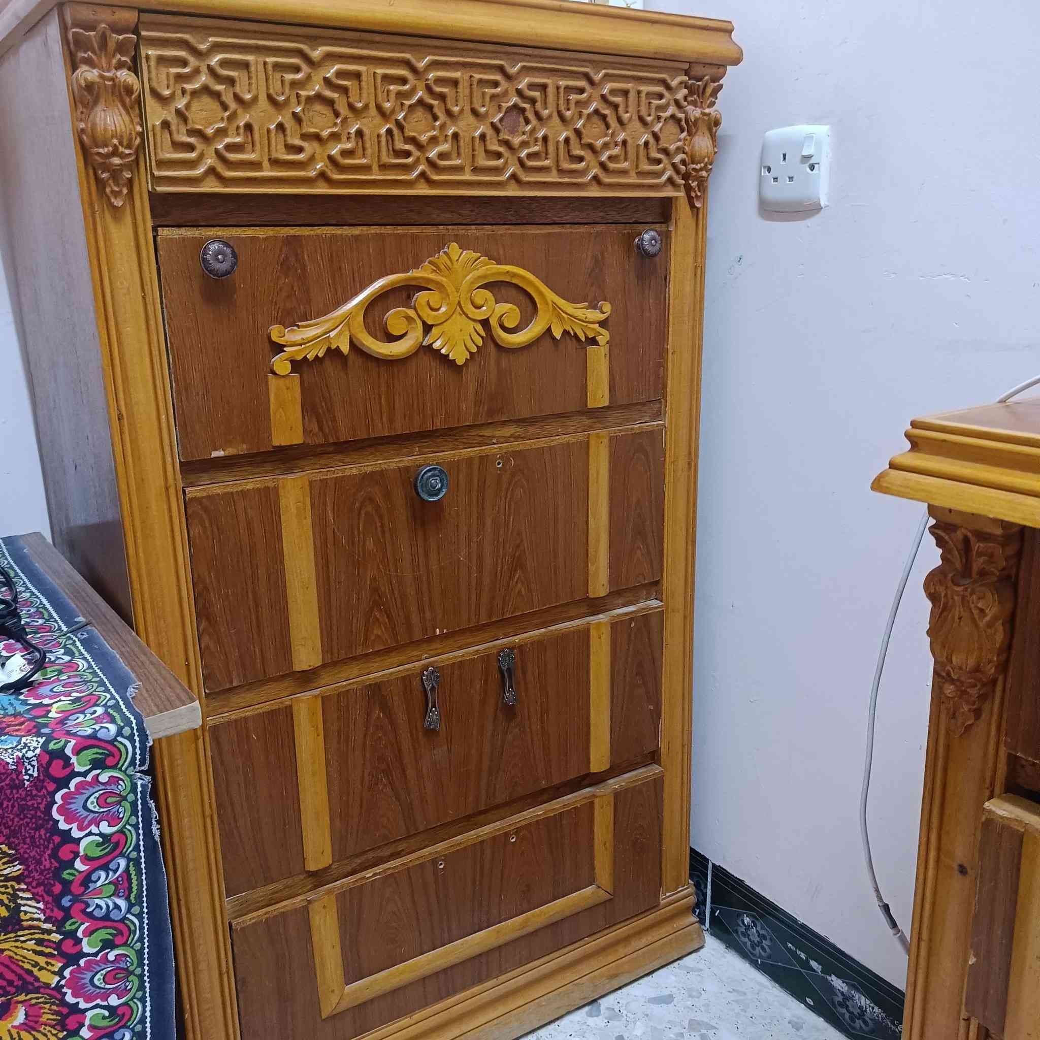 غرفه نوم وطخم وزوليه للبيع للاستفسار الاتصال على الرقم ***********
