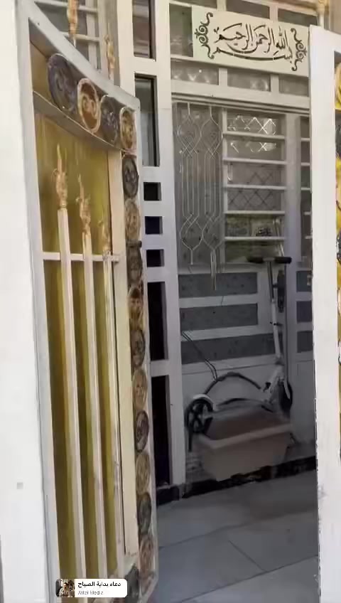 السلام عليكم بيت للبيع المساحه (65 )متر البلديات ضياء الحلفي المربع الذهبي زراعي سند (25) موقع البيت قريب على علوة ام البنين قريب على الشارع العام جدا البيت طابقين ونصف  اي استفسار الاتصال على الرقم.  (***********)
