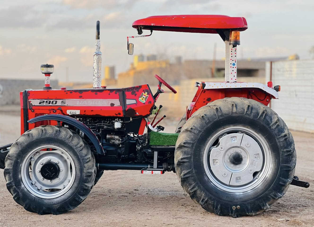 السلام عليكم مكلف بالنشر مكينه تركي دبل للبيع موديل 2011 باب الاول كتاب شركه كله على وضع الشركه السعر105ورقه وبيه مجال الاستفسار عل الرقم***********
