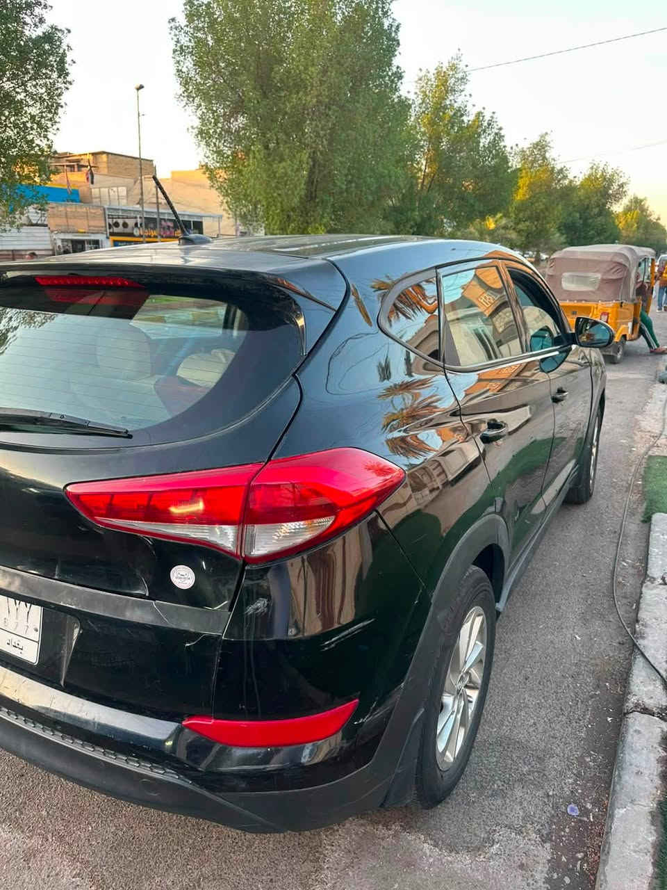 السلام عليكم توسان وارد امريكي موديل ١٦ حادث خلفي والبنيد بي معجون مثل ما موضح بل صوره مصبوغ السعر ١٤٥ العنوان بغداد الحبيبيه اي استفسار عله هذا الرقم واتساب او رصيد فقط اني مكلف بل نشر ***********
