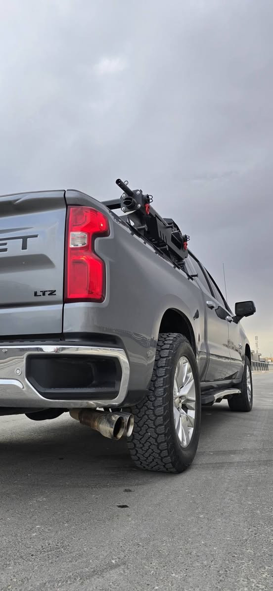 للبيع شيفروليت سلفرادو فئه LTZ  البجم العريض نيكل الفول مع علامة ضوئيه ضوء القمر ( مغلفه نانو البچم كامل ) 
مكان السيار البصره 
ماشية 100 mil فقط

فول مواصفات 
كشن كهرباء 
خزن ميموري 
سلايد فتحه سقف < 
تبريد خلفي 
باب طويل المرغوب < 

رقم بغداد مميز تحويل نفس اليوم 
باب خلفي كهرباء ( شفط ) يفتح ويغلق ريموت
رباعي 4x4 

محرك V8 5.3 
دوسات نيكل 
اوتو ستارت 
نضام اقتصاد الوقود 
(ويل كب مميز ) عدد 5 مع سبير يعني 6 تاير 

تايرات حجري اصلي ياباني  5 تايرات بحالة الوكالة 
لايت ليد زنون 
بروجكتر زنون 
شاشه كامره مع لمس 
بروجكتر بنيد + بدي 
بك لايت ليد LTZ 
علامة ضوء القمر ليد 
 يدات نيكل بجم نيكل 
( السياره لون مميز )
_ السياره جاهزة جاهزة 
( البجم مغلف نانو بالكامل )

تبريد جديد + حدايدة جديده كله اصلي وكاله 
_ سياره كفاله بيها بارد قليل فقط  داخله تقرير مياه امطار تعمل وتسير مع بصمات عدد 2 
السعر  ( 255 )
***********  يوجد واتساب للتواصل
مكاني البصرة 
(ملاحضة كمالياتها مو وياها تريدهن كلشي بسعره)
