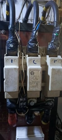 كونتاكتور ايطالي • ٧٦٠ امبير • معدات كهربائية