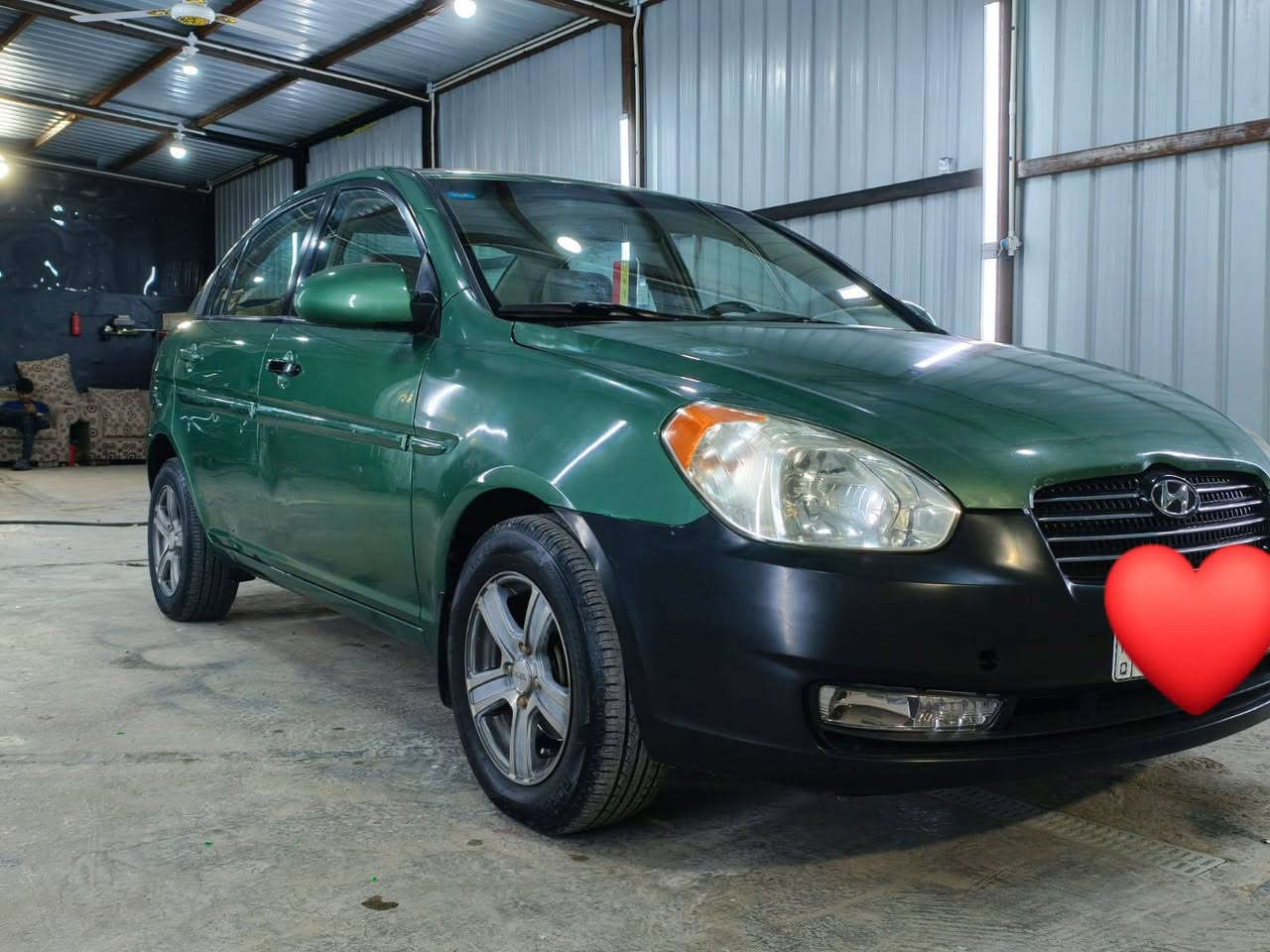 اسلام عليكم ورحمة الله. 
للبيع اكسنت 2007 خليجي 
سياره ممتعوبه رقم انبار نكليزي باسمي شرط تحويل
... مكينه 1600...  كير مكينه بشرط تخم تاير ويل كب
تبريد تدفئه كله شغال سياره جاهزه للعلم بيهة اربع قطع فقط صبغ ابيع حزام مكفوله من ضربه او تبديل فقط صبغ سعر المطلوب.. 75.. بيهة مجال بسيط 
مكان سياره انبار فلوجه للتواصل. ***********
