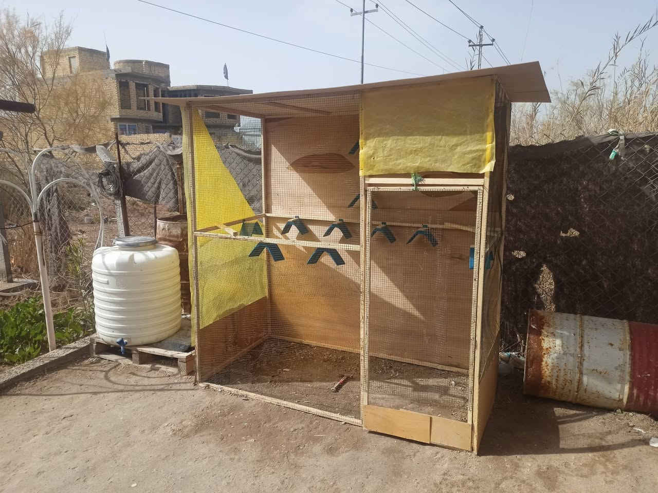 اللهم صلي على محمد وال محمد
قفص ارتفاع مترتين طول مترتين عرضه متر مكاني سوق الشيوخ يم مدرست شريف الرضي مقابل الغسل لاصفر 
سعر 75


**إذا كنت صاحب هذا الإعلان وتريد حذفه لأي سبب، رجاءا أرسل رسالة إلى الدعم الفني**