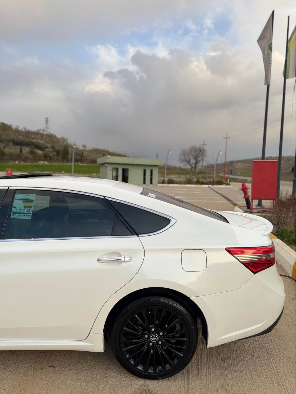 سەرەتا بەناوی خوای گەورەو میهرەبان🤍
تویتا ئەڤەلۆن 
٢٠١٧مانگی ٥
 فول ناوزەرد
بڕاوەی دوبەی✅
سعری ١٠٧وەرەقەو مەجال 
ژ.م***********
شوین  قەزای دوکان
 مواسەفات خلیجی فول
سلایت بەسمە کوشن جڵد
پیشودوا حاسە ئاوینە ئیشارەت
٣مۆدی لیخوڕین
(Eco sport normal)
دەبڵ ئیکۆیە سەیارەکە بەنزین هەر ناخوا
١٥٩هەزار هەقیقی ڕۆشتوە 
گیڕومەکینەی بەشەرت نەکراوەتەوە
دیجیتاڵیشی نیە
ئاوینە شەفتو ئەوتۆو ئیشارەت
لایت لیدو عەدەسە
٤تایەو ویلی لۆکی لە سەرە 
تەقەو ڕەقەی نیە 
مەسروفی نیە
هایدرۆلیکی گێری گۆڕاوە
 دەعمو لیدراوی نیە بەشەرت
سەقفی بۆیاخی نیە بەشەرت
سعری ١٠٧گەڵا مەجال برایانە
ژ.م***********
شوین قەزای دوکان دخان, السليمانية
