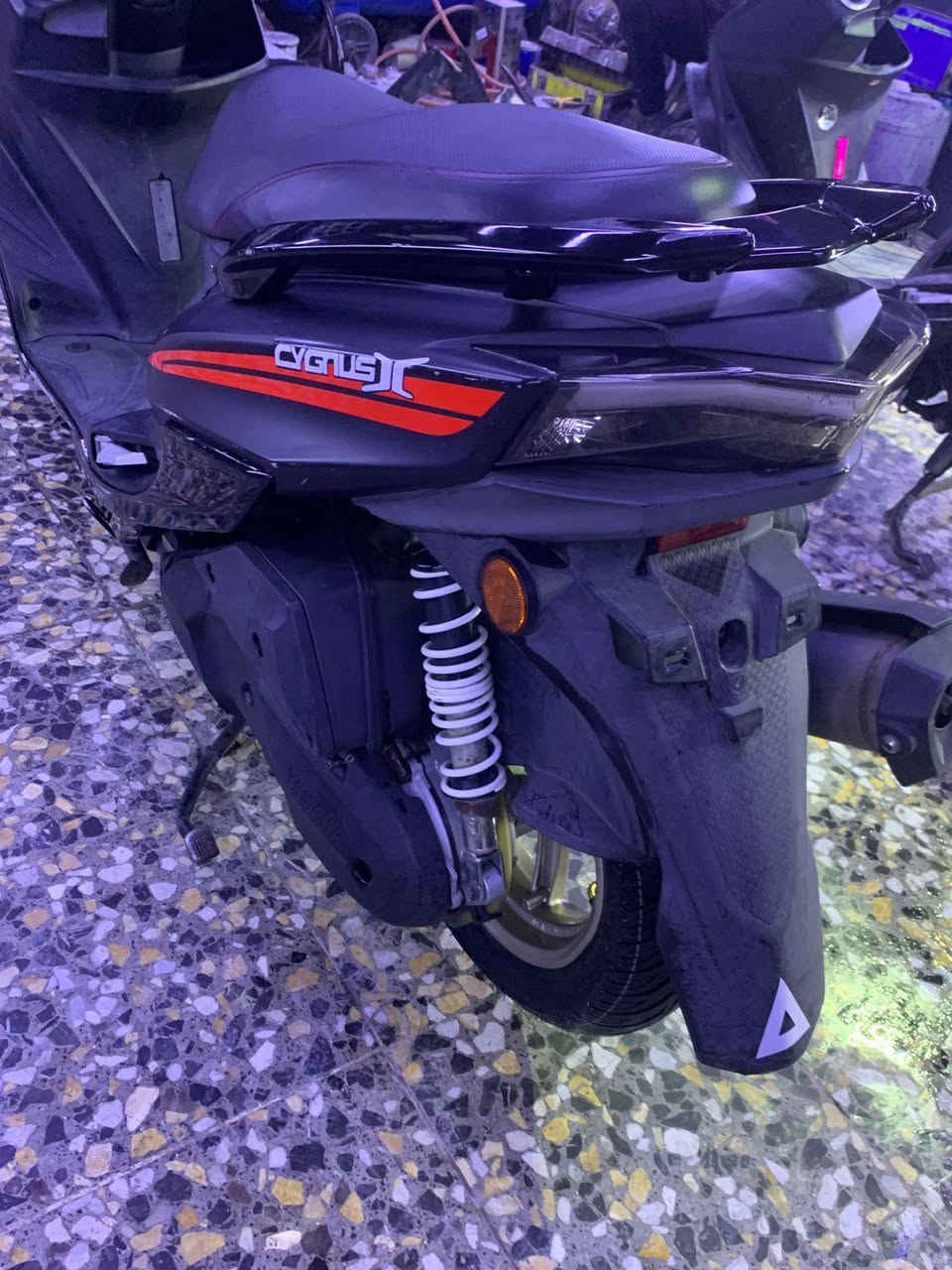 شمعه يباني درجه جديده مكفوله كفاله عامه صارلها شهرين من طالعه من معرض مكان بغداد شعب ***********
