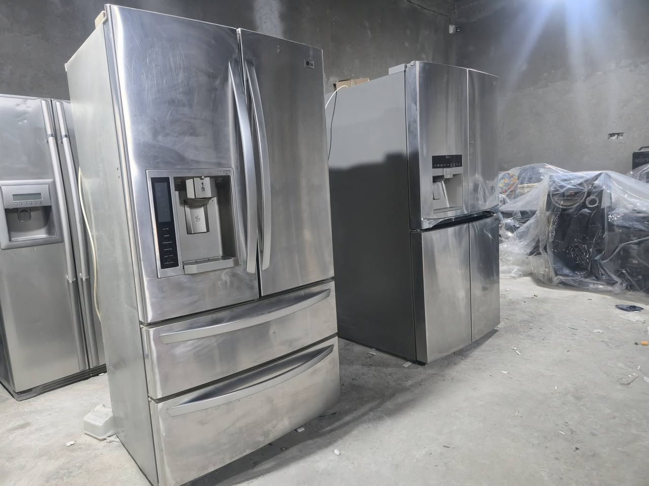 ثلاجات. انواع. كل قطعه وسعره  باله. استراليا. شغلات. نظيفات. مكاني. سماوه ***********
