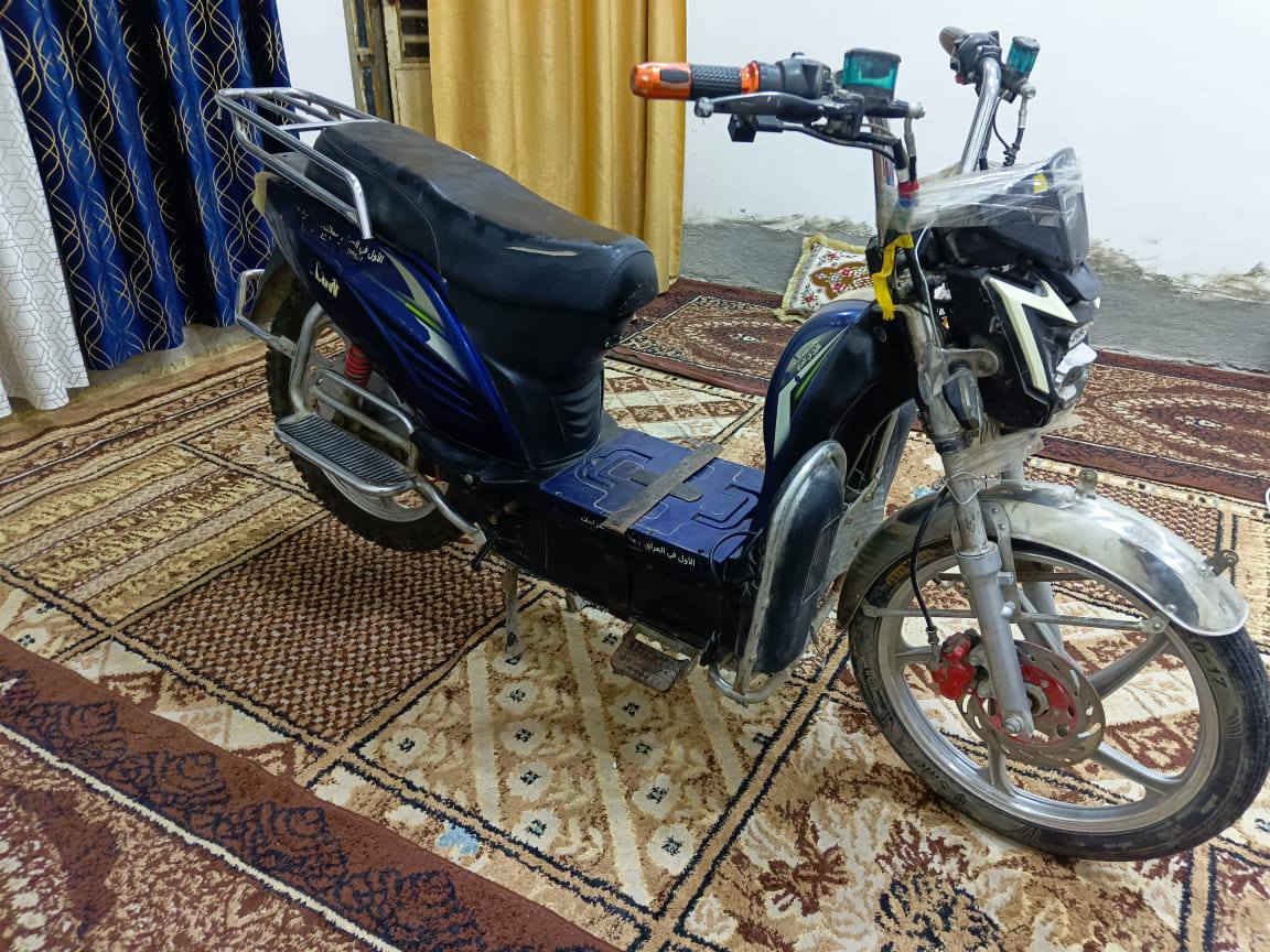 سلام عليكم
دراجه شحن هارلي تأخذ 5بطاريات بيهه بس 3 جدد استعمال قليل وتحتاج ربط كهربائي فقط دراجه حلوه تمشي 60 حقيقي اربع سرع ويهه شحنه اصليه  تمشي بل شحنه الوحده 30كيلو حسب السرعه الي تمشي بيهه 
سعرهه 200 عنوان بغداد الشعله ٫٫٫٫٫***********
