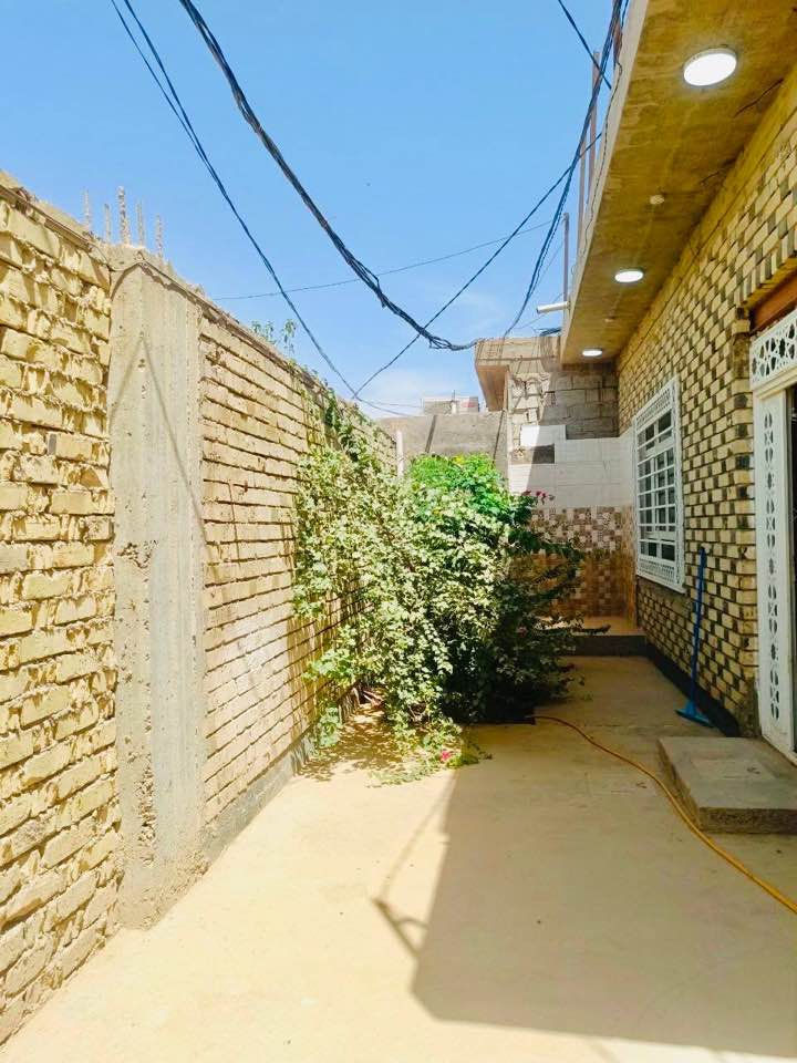 السلام عليكم 
دار 200 متر للبيع الاساس صب بناء طابوك نهروان سقف صب يحتوي على غرفه سويت او صاله او مطبخ واستقبال او صحيات داخليه وخارجيه  

شغل مال  جناي درجه اولى 

السعر (75)مليون او بي مجال
 العنوان: النجف الاشرف / كوفه /شار ع المعمل /الفرع المقابيل مدرسه علي الرماحي يبعد عن الشارع 100متر 

للاستفسار مكتب المهندس 
***********
***********
