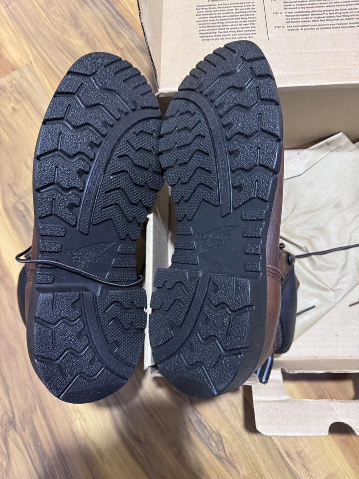 Safety Shoes & Safety Jacket - Red Wings
New not used due to large size
For sale 125$
Erbil Eoya Tower
Mobile & WhatsApp / 0750 156 5702
