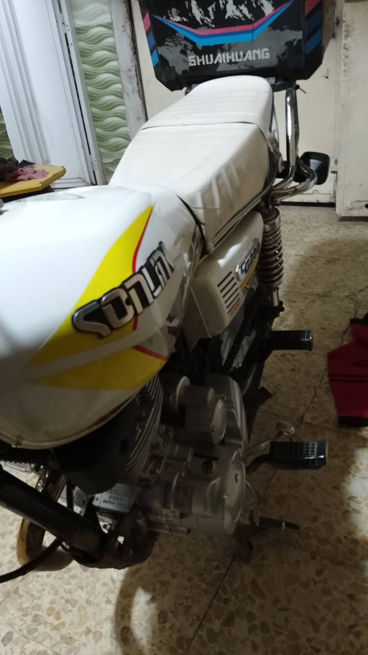 السلام عليكم اعيد النشر بسبب الوعود الكاذبة من تطيني وعد صير رجال دراجة سونك 2025للبيع كفالة عامة من كلشي مكينة ممفتوحة سعة المكينة 200سيسي كاملة للخير دراجة خير من الله تشغيل عن بعد جهاز حماية من سرقة بصمتين اوراق كاملة مكاني الحسينية مال راشدية سعر 725وبيهةة مجالل استفسار واتس***********جماعت 600لحد يتصل
