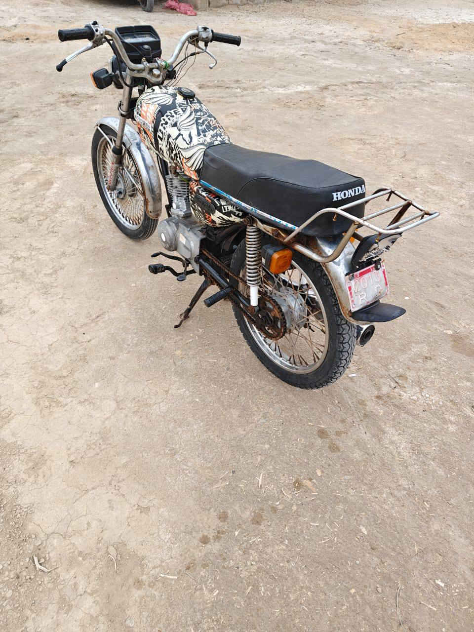 دراجة 4كير كلك للبيع السعر 300وبيها مجال الرقم ***********
