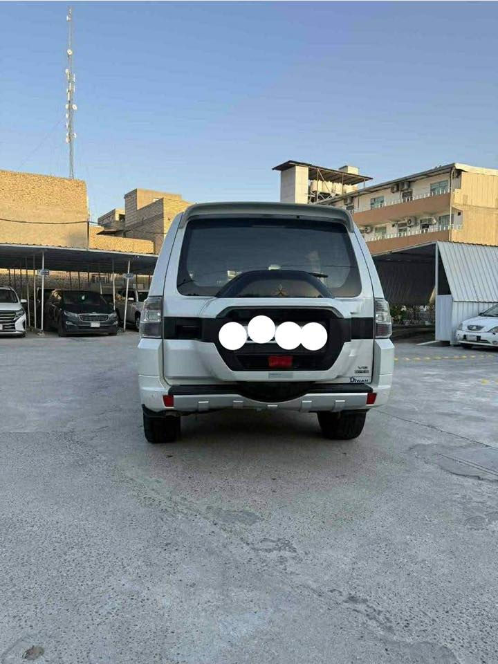 سلام عليكم
كلبي باجيرو 2018 كفاله.                  
للعلم سياره هزتها 97‎%‎ 
رقم انكليزي جديد 
فول مواصفات عده الدمام 
يعني تاخذ السياره جاهزه مجهزه 
سياره معروضه 200$ وبيها مجال 
رقم اربيل تحويل مباشر 
***********
