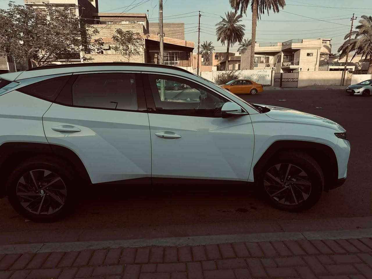 توسان 24 خليجي استلام شركة الت ساك وبعدها بضمان الشركة تبديل قطعه بلادية
فول مواصفات  
بانوراما 
مري شفط 
2 كرسي كهرباء 
بصمه وتشغيل عن بعد 
وبردات بلادي
حساسات أمامية خلفية
اشاير مري
دخول ذكي
شاشة ايباد حجم كبير 
شاحن واير ليس
لايتات دوارة امامية فولLED
زنون لد امامي خلفي
واهم شي المقدس منازل ❤️
وبعد بيه مواصفات 
دوشمه جديده 
رقم بغداد الدولي وهزه جديده باسمي 
ماشيه 50km
الاتصال ***********
العنوان بغداد
بيع مستعجل بسعر مناسب
