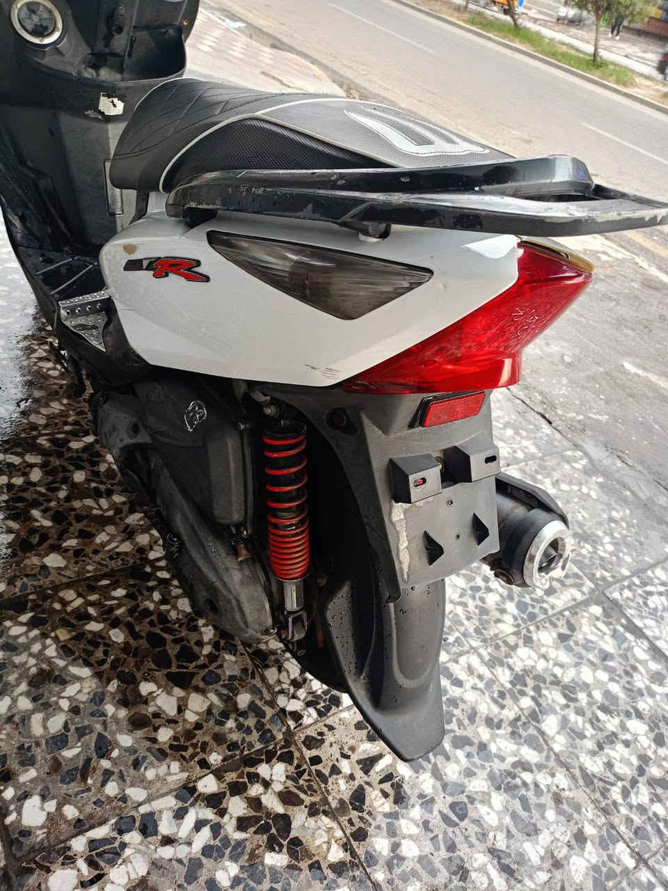 السلام عليكم شباب دراجة ماكس ثعلب للبيع دراجه نضيفة مال بيت مجفت غراض اصليه بوشة رياضي وكلج رياضي السعر 450؛وبيها مجال للشراي مكاني الحريه شارع 30


**إذا كنت صاحب هذا الإعلان وتريد حذفه لأي سبب، رجاءا أرسل رسالة إلى الدعم الفني**