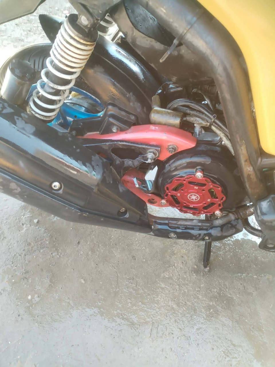 السلام عليكم دراجة سكنس لبيع كفرات مصبوغة جمالية السعر 750 وبيها مجال مكاني بغداد  مدينة الصدر ***********
