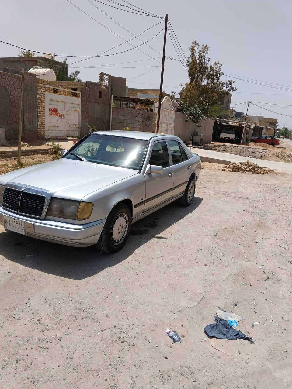 للبيع مرسيدس دب ومرواس
موديل1989 🚗  

السيارة بحالة جيدة من الخارج والداخل، شكل كلاسيك مرغوب ✨  

🔹 السعر: 45 ورقة  
🔹 الموديل: دب 1989 (ألماني)  
🔹 رقم: قادسية ألماني 
🔹 الحالة: جيدة  
🔹 الملاحظات: محور كير مكينه 
خير من الله مسكرة من جديد وصبغ عام 

📍 الموقع: الديوانية 
📞 للتواصل: ***********
