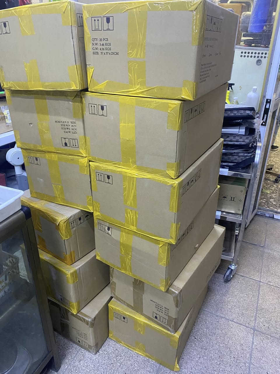 ياااابه وصلت وجبه كبيره من ماسك سيباب كبير وصغير ونوعيه جدا ممتازه جمله على ١٢ الف لتواصل على واتساب ***********
