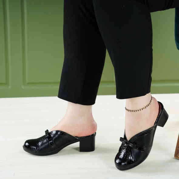 يسعد مسائكم بالخير زبائنا الكرام 
كل ماهو جديد ومميز تجدونه لدى احذيه وحقائب علاء 
شحاطات سابو مقبط جلد طبيعي ارتفاع 3 سم طبي خفيف 
موديلين بالمنشور وألوان تجنن قطعه ١٧ قطعتين ٣٠
للحجز مراسله البيج او واتساب ***********
العنوان ديالى المقداديه حي المعلمين مجمع العطافي داخل القيصريه مجاور عطاريات ابو شهد وصيدلية
