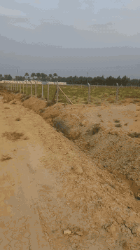 دونم زراعي سند ٢٥ ابسمي تحويل مباشر مسيج وكامل واكثر من دونم بي زياده
مكان الدوانم سريع الدولي بغداد حله يم الجسر الرابع 
يبعد عن جسر الطابقين والدوره ربع ساعه 
خدمات متواجده 
تبليط كهرباء ماء 
محلات مدارس  
***********
