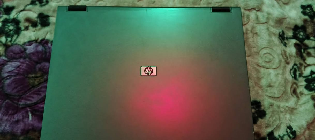 سلام عليكم لابتوب hp بسعر 85وي توصيل ما بي اي نقص او اي مشكلة كله شغال شاحنته موجودة بس (ملاحضة) انو اكو طكات خفيفة بل شاشة وما ماثرة كلش نقص بس هارد ssd 
رقمي ***********
مكاني البصرة 
ادمن 🌹
