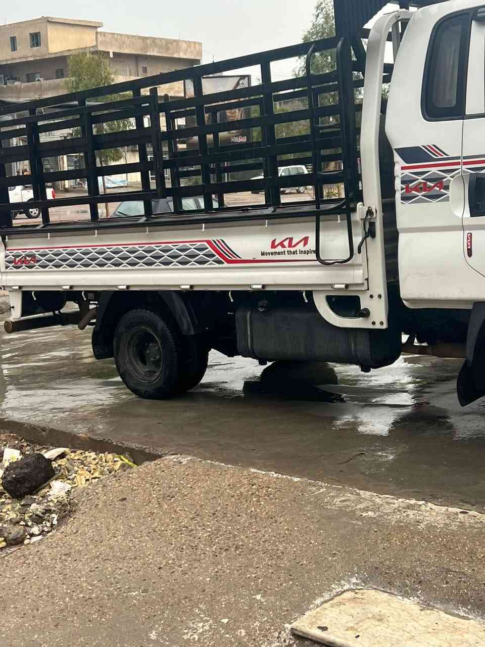 كيا حمل موديل 22رقم بغداد للبيع أو مراوس موديل اقل كفالة عامة فقط الباب بيه بارد شويه. بسعر 140بيه مجال بسيط للشراي 
شعدك سيارة قل موديل نزله للمراوس ب التعليقات رقم الهاتف *********** انور بغداد
