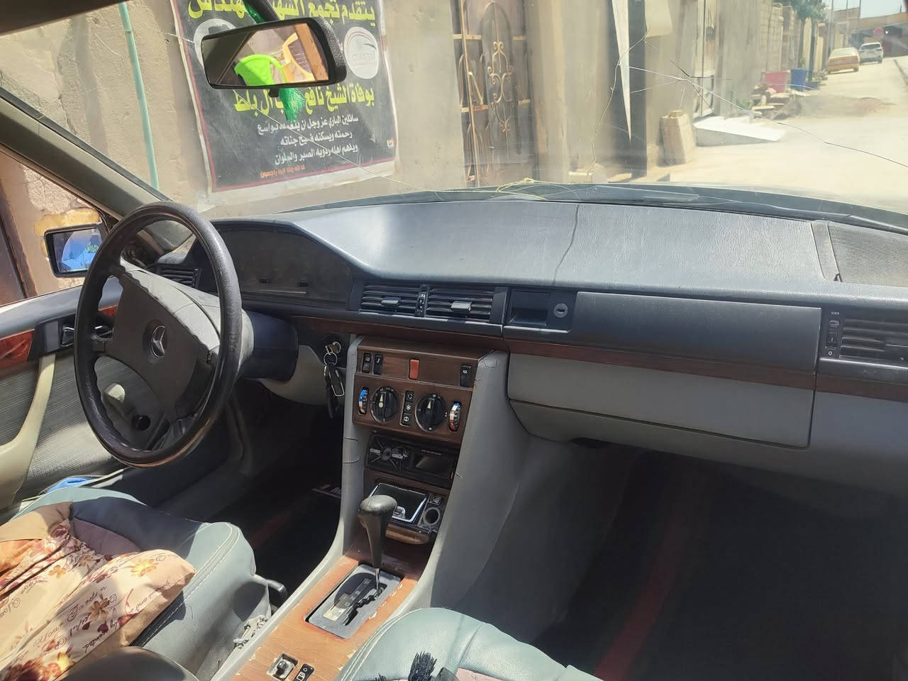 مارسدس مديل 87 ثنين ونص مكينه
ماكان الناصريه سوق الشيوخ ***********

