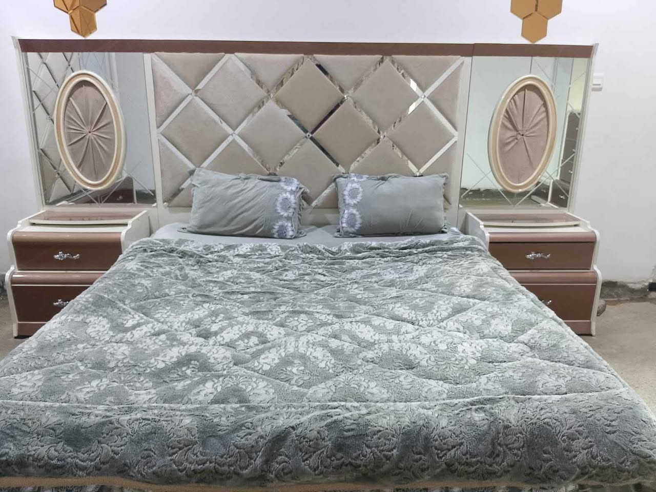 معرض عياض ويوسف غرفه نوم تركي تسع قطع سعره700》***********》***********》 كركوك, العراق

