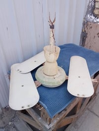 انكلزية • قديمة • ماكينة خياطة