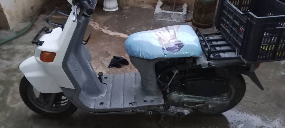 ماطور بيكم 
واير منيه شغال كلو  بس الايت الامامي ضعيف 
شاصي شرط ومكينه مبدل بستن مرا 
تايات حيل نضاف وكيج البانزين شغال ولسرعه قامجي مكطوع ودرع بس صفحه ماكو مبين بلصوره  وسعر 220بي مجال قليل


**إذا كنت صاحب هذا الإعلان وتريد حذفه لأي سبب، رجاءا أرسل رسالة إلى الدعم الفني**