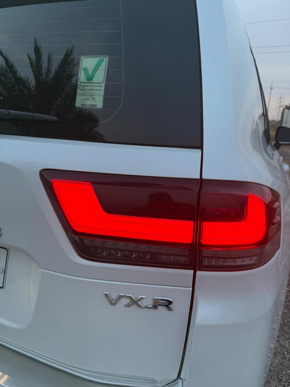 السلام عليكم 
للبيع لاندكروز 2023 vxr ساز ام الضمان   
تون تيربو داخل احمر ثلاثه شاشات 
داتا شو كبير 
ابواب شفط 4 ابواب 
فول مواصفات واحد علئ واحد
السياره مكفوله كفاله عامه  من الشخط
السياره بحاله الوكاله 
مغلفه ppf
رقم سلمانيه 
تبريد كشنات امامي خلفي 
كشنات كهرباء 
سعرها 780$ 
رقم صاحب السياره ***********
