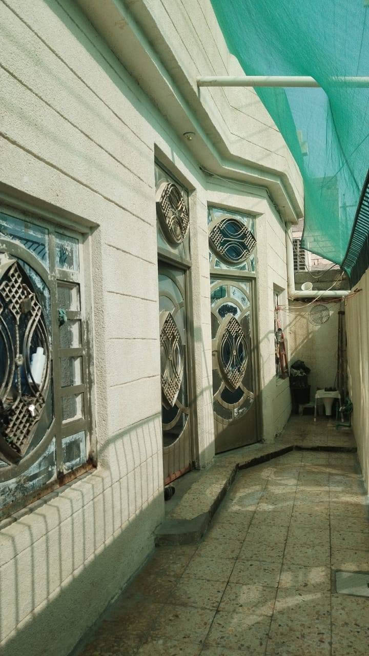دار للبيع 100 متر 10/10مربع طابو صرف بأسمي دور الشرطه مقابل شارع موسى الكاظم البيت مرتب وكله ديكورات ثلاث غرف نوم دوانيه صاله مطبخ وصحيات سقف الطابق الثاني سندويج مرتب للاستفسار الاتصال على الرقم ***********
سلام عليكم 

دار للبيع 100 متر 10/10مربع طابو صرف بأسمي دور الشرطه مقابل شارع موسى الكاظم البيت مرتب وكله ديكورات ثلاث غرف نوم دوانيه صاله مطبخ وصحيات سقف الطابق الثاني سندويج مرتب السعر 117 قابل للتفاوض 
للاستفسار الاتصال على الرقم ***********

