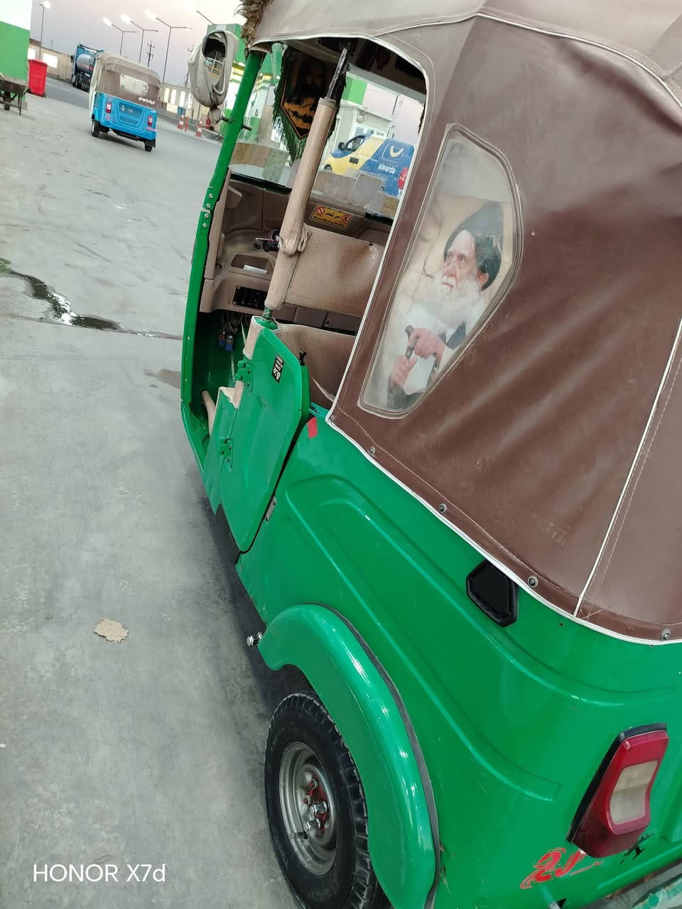 تكتك ٢١ شهر ١١ سنوية ورقم باسمي تحويل ثاني يوم
بغداد الشعب حي البساتين 
***********
