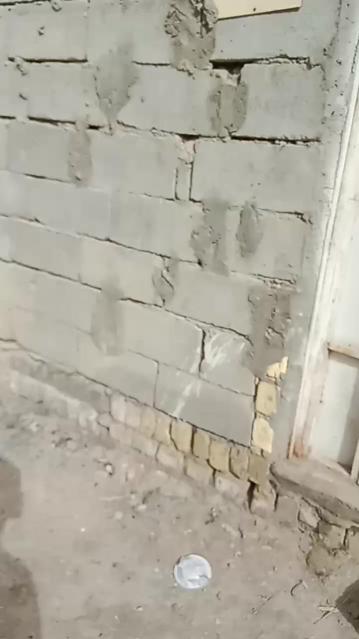 سلام عليكم ورحمت الله وبركاته بيت البيع سوق شيوخ البطاط بيت زراعي مساحه 100متر الستفسار على النتصال رقم الهاتف ***********
