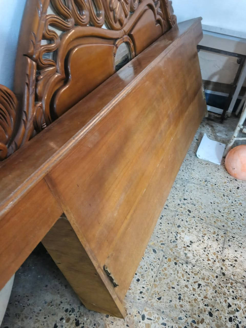 ملحق تخت خشب ثقيل مع مرايا


**إذا كنت صاحب هذا الإعلان وتريد حذفه لأي سبب، رجاءا أرسل رسالة إلى الدعم الفني**