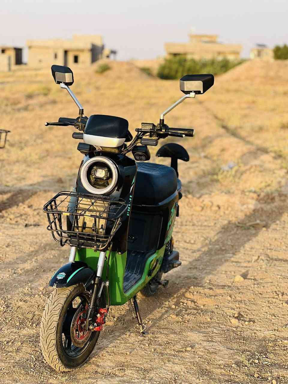 السلام عليكم ماطور R9 موديل 2026للبيع نضافه فول بطاريات 32 الأصلي ماطور كلو شرط السعر 465وبي مجال ***********
