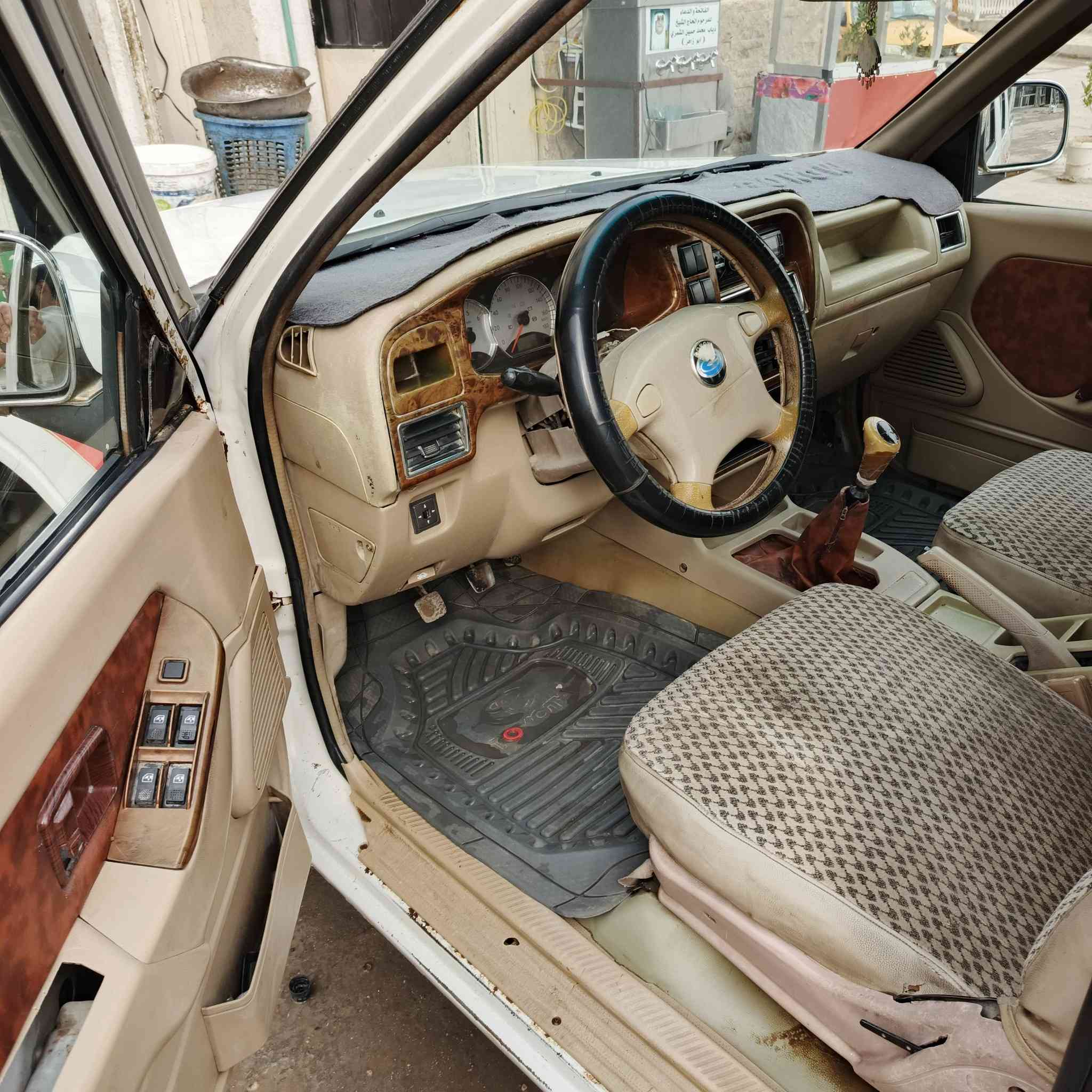 السلام عليكم بيكم كنو  2006كير مكينه خير من الله صبغ مكانات قليله لجماليه  عنوان سياره بغداد الامين سعر 45بيه مجال للاستفسار ***********
