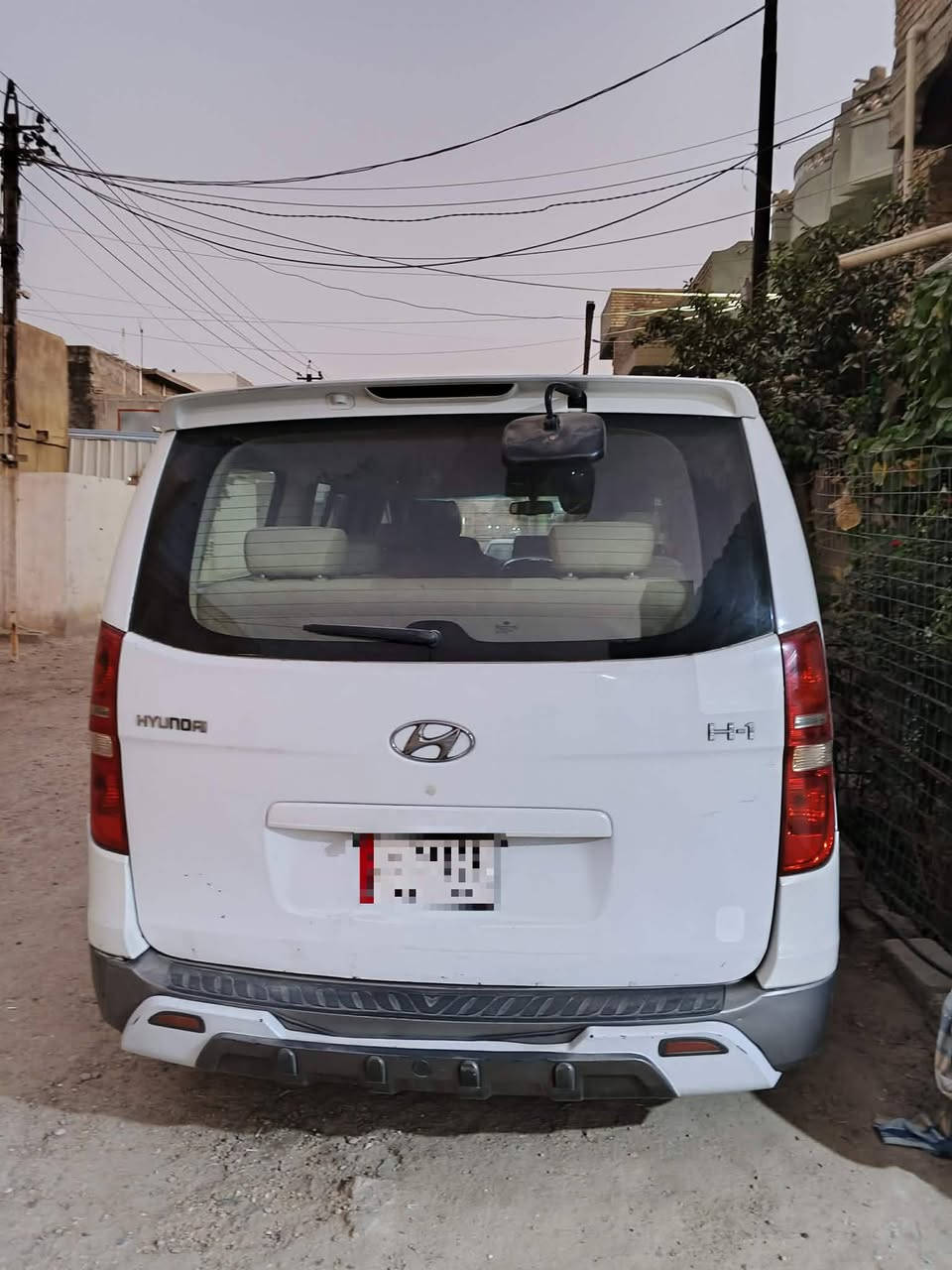 السلام عليكم
أعادت نشر بسبب الوعود الكاذبة 
متاح ستاركس 2012
مكفوله من الضربه بيها صبغ اثر تكشير 
السعر 140 وبيها مجال 
الهاتف *********** ابو صادق ***********
مكان السيارة بغداد
