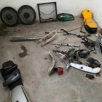 قطع غيار • مجموعة • راسل شات
