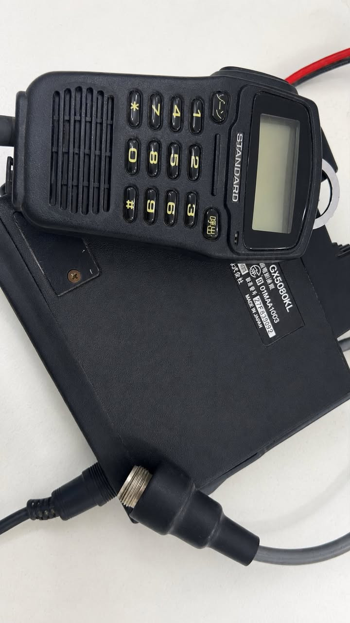 للبيع محطة اتصالات يابانية أصلية  
STANDARD GX5080KL  
محطة سيارة ومنضدية إرسال واستقبال عالي جداً  
قدرة إرسال 25–40 واط  
تحكم كامل من اليدة مع شاشة وأرقام اتصال  
صناعة يابانية أصلية قوية واعتمادية عالية  
مناسبة للسيارة أو الاستخدام الثابت


**إذا كنت صاحب هذا الإعلان وتريد حذفه لأي سبب، رجاءا أرسل رسالة إلى الدعم الفني**