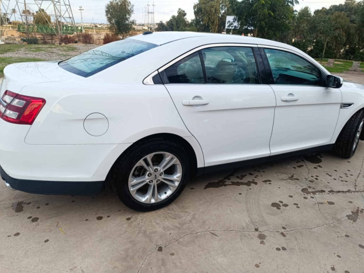 فورد 6 سلندر تورس ( خـليـجـي ) 2013 
فول فول مواصفات   
سيارة كلين بدون صبغ او تبديل 
محرك (6V 3500) 
مواصفات SEL 
فول عدا البصمة 
دواخل لونين بيجي  تشغيل عن بعد 

تحكمات ستيرن 
ومحدد سرعة
 شاشة عدادات ديجتال
 
كراسي كهرباء

تبريد ثلج امامي وخلفي 

محرك FLEXFUL يعمل على بنزين عادي بدون اي دوانز 

عليها إدامة كاملة متصرف ولا دينار..تخم تاير+باتري+صدر ومشط ستيرن جديد مال وكالة+دسكات+ لايتات زنون الأصلي..دوشمة جلد نوعية ممتازة للجمالية والفخامة.. مي راديتر الأصلي.. زيت محرك فول تخليقي الأمريكي

مكان السيارة : ديالى 
السعر 135وبيه مجال بصيط
سنوية بأسمي لغاية 2029

رقم الهاتف: *********** كركوك, العراق
